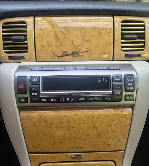 Lexus SC430 7 of 9