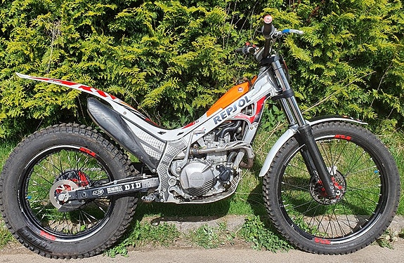 VERTIGO Verical R 250cc och Montesa  Cota 4RT 260cc 4 of 5