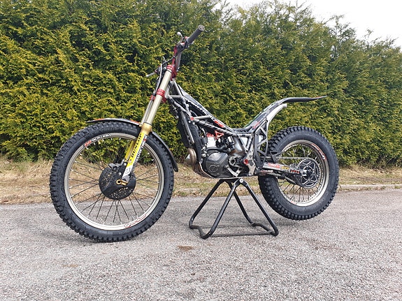 VERTIGO Verical R 250cc och Montesa  Cota 4RT 260cc 2 of 5