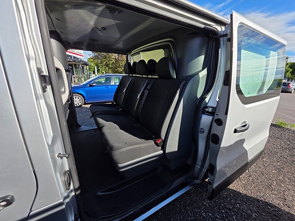 Renault Trafic 17 of 17