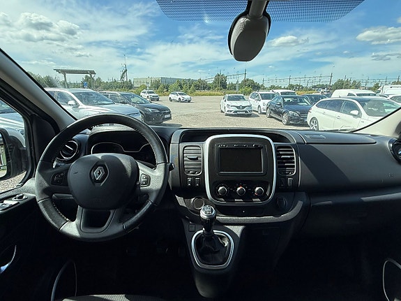 Renault Trafic 5 of 5
