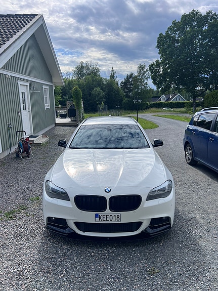 BMW 520d 3 of 7