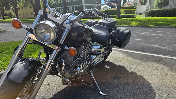 Yamaha XVS1100A 3 of 5