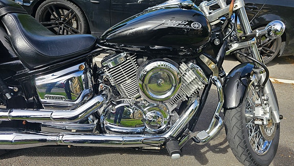 Yamaha XVS1100A 2 of 5