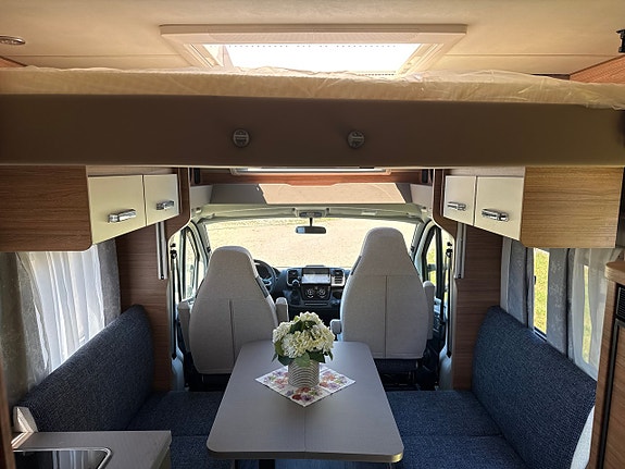 Weinsberg CaraSuite 700 DX Aut 8-steg ALDE Queensbed Taksäng NY! 7 of 30