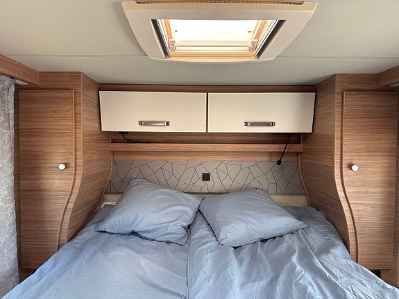 Weinsberg CaraSuite 700 DX Aut 8-steg ALDE Queensbed Taksäng NY! 26 of 30