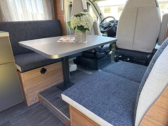 Weinsberg CaraSuite 700 DX Aut 8-steg ALDE Queensbed Taksäng NY! 5 of 30