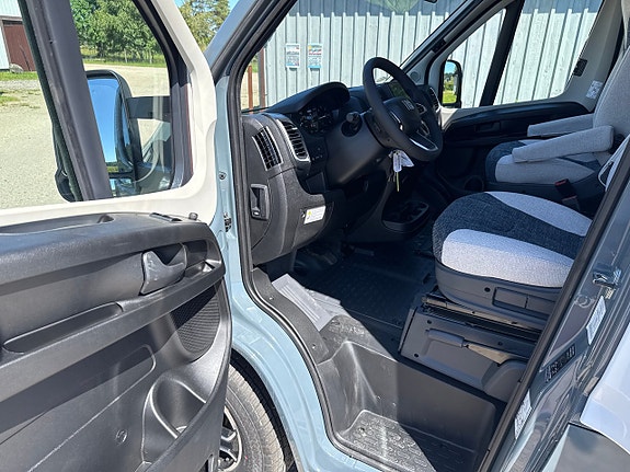 Weinsberg CaraSuite 700 DX Aut 8-steg ALDE Queensbed Taksäng NY! 25 of 30