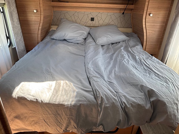 Weinsberg CaraSuite 700 DX Aut 8-steg ALDE Queensbed Taksäng NY! 22 of 30