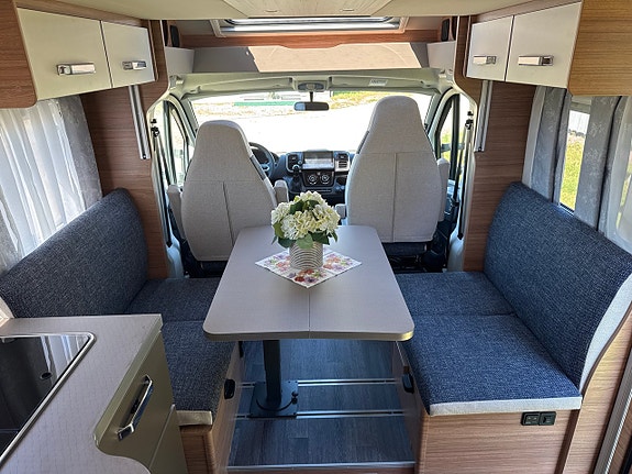 Weinsberg CaraSuite 700 DX Aut 8-steg ALDE Queensbed Taksäng NY! 6 of 30
