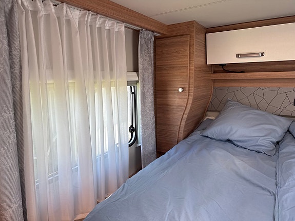 Weinsberg CaraSuite 700 DX Aut 8-steg ALDE Queensbed Taksäng NY! 23 of 30