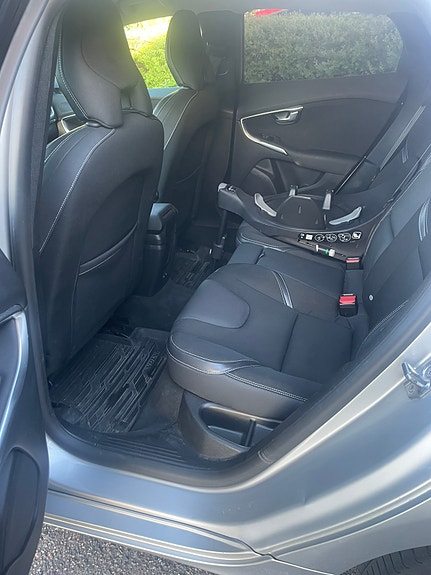 Volvo V40 12 of 13