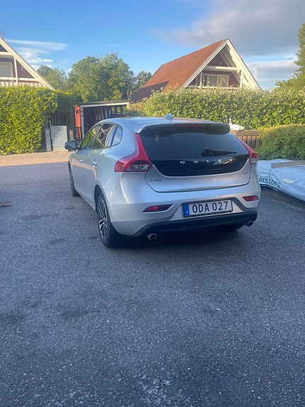 Volvo V40 4 of 13