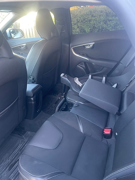 Volvo V40 10 of 13