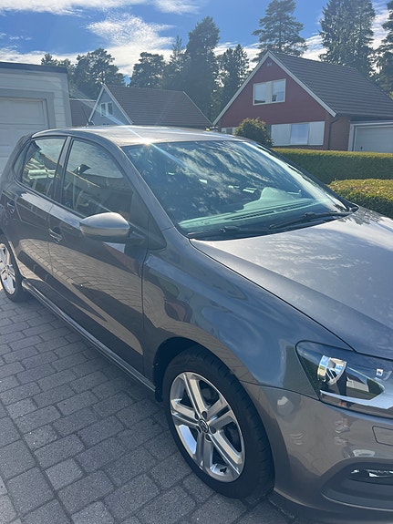 Volkswagen Polo 2 of 5