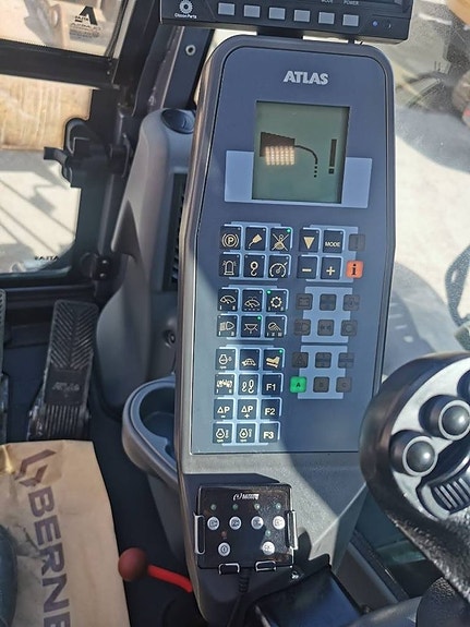 Atlas 140 W 10 of 19