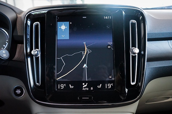 Volvo XC40 14 of 30