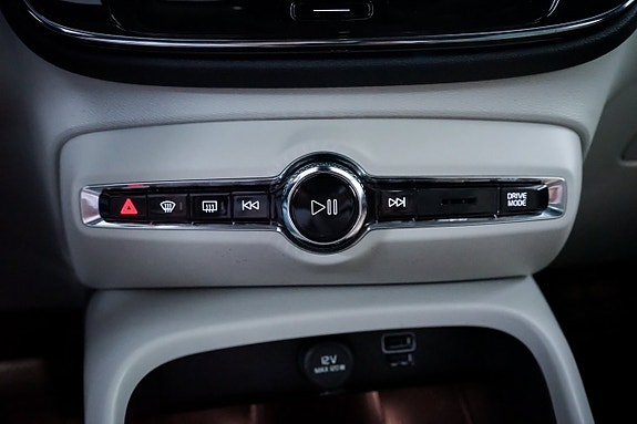 Volvo XC40 21 of 30
