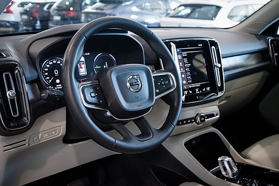 Volvo XC40 30 of 30