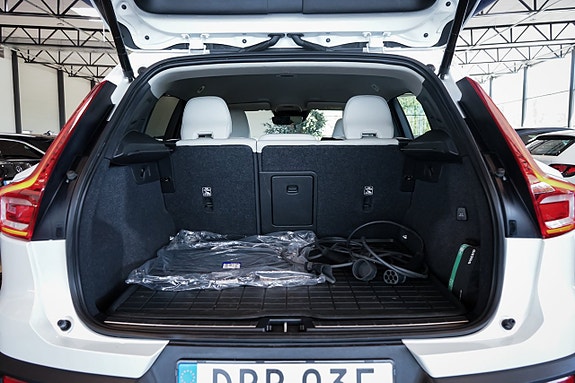 Volvo XC40 9 of 30