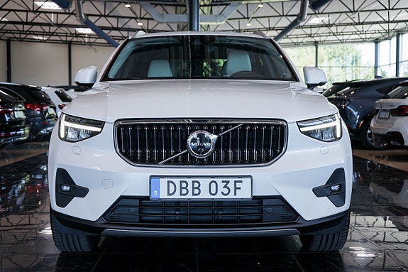 Volvo XC40 3 of 30