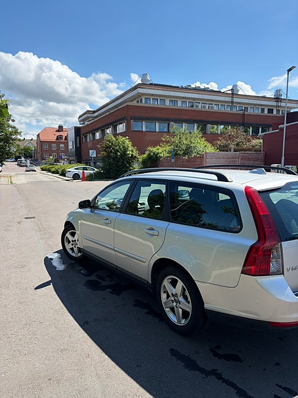 Volvo V50 4 of 5