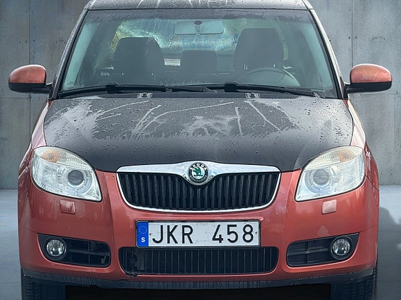 Skoda Fabia 2 of 5