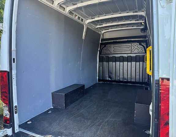 Iveco 35-140 13 of 17
