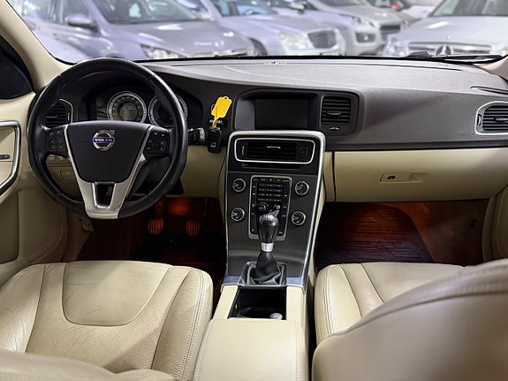 Volvo V60 6 of 13