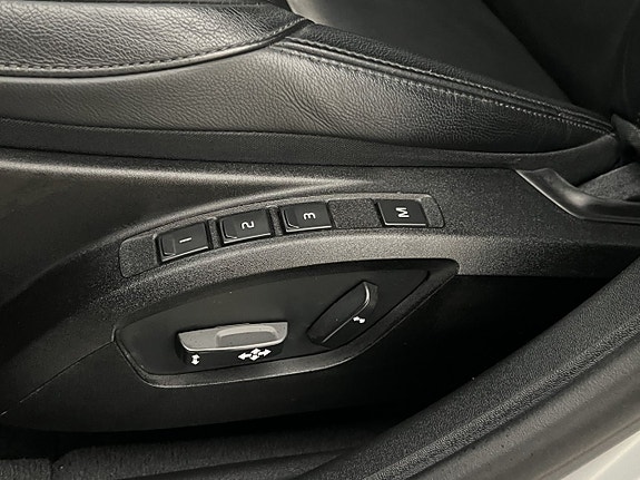 Volvo V40 12 of 30