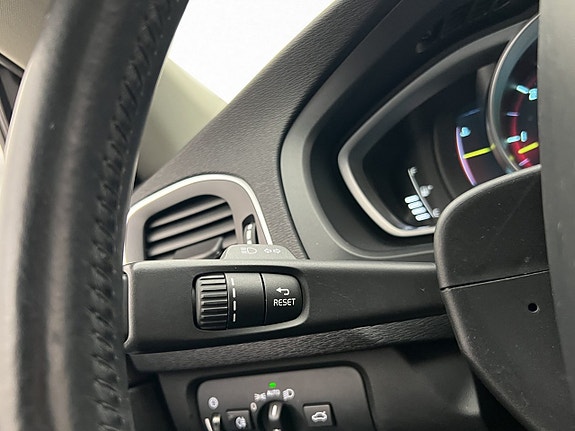 Volvo V40 15 of 30