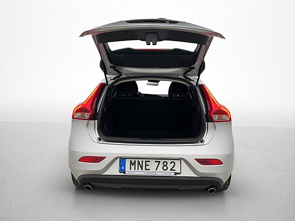 Volvo V40 26 of 30