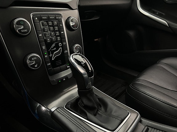 Volvo V40 22 of 30
