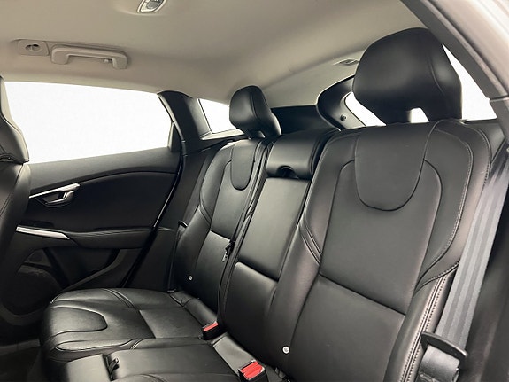 Volvo V40 25 of 30