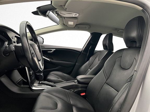 Volvo V40 11 of 30