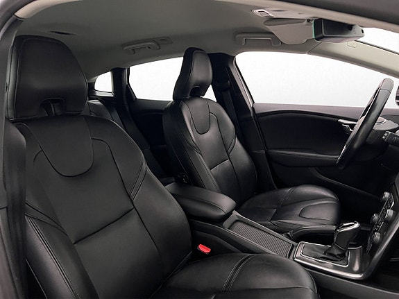 Volvo V40 23 of 30