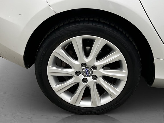 Volvo V40 27 of 30