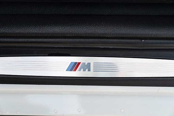 BMW 120i 15 of 25