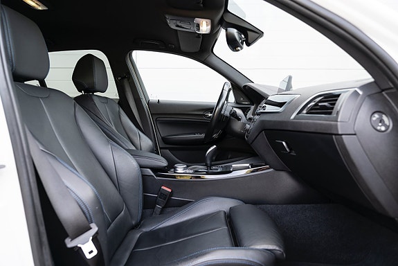 BMW 120i 18 of 25