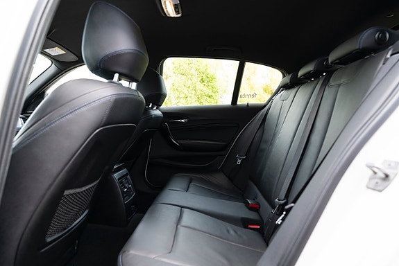BMW 120i 22 of 25