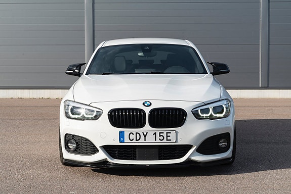 BMW 120i 8 of 25