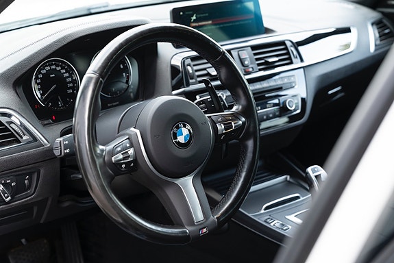 BMW 120i 14 of 25