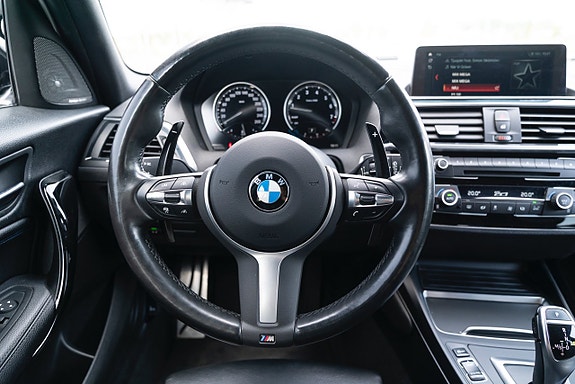 BMW 120i 24 of 25