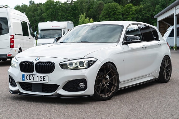 BMW 120i 9 of 25