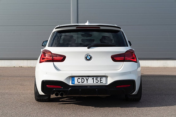 BMW 120i 16 of 25