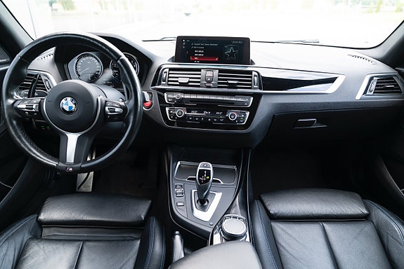BMW 120i 11 of 25