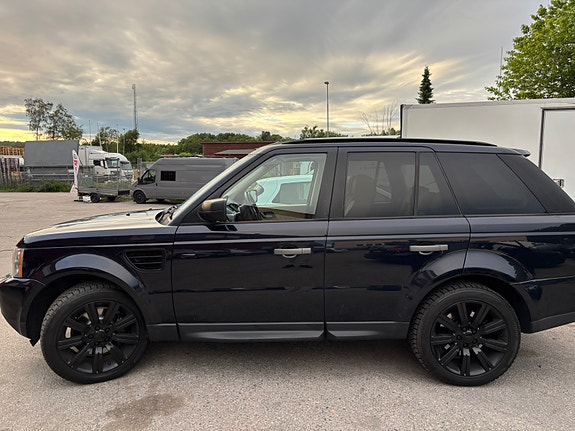 Land Rover Range Rover Sport 2 of 5
