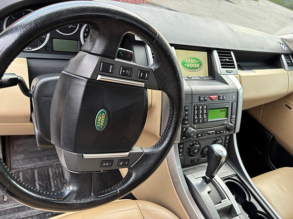 Land Rover Range Rover Sport 5 of 5