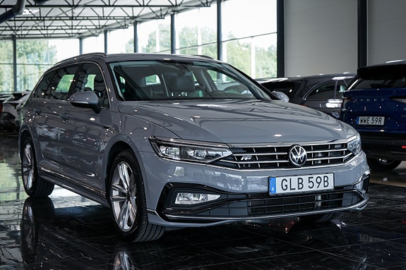 Volkswagen Passat 2 of 5