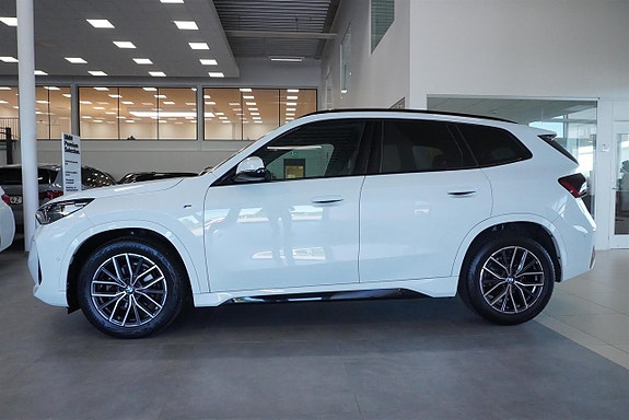 BMW X1 3 of 5